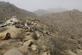 Saudi soldiers work at the border with Yemen in Jazan, Saudi Arabia, Monday, April 20, 2015. The Saudi air campaign in Yemen is now in its fourth week. (AP Photo/Hasan Jamali)