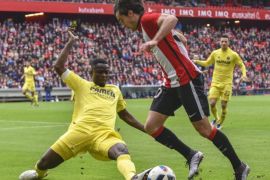 Athletic Bilbao's Inigo Lekue (R) in action against Villarreal's defender Eric Bertrand Bailly (L) during the Spanish King's Cup round of 16 soccer match between Athletic Bilbao and Villarreal CF in Bilbao, Spain, 06 January 2016. Bilbao won 3-2.