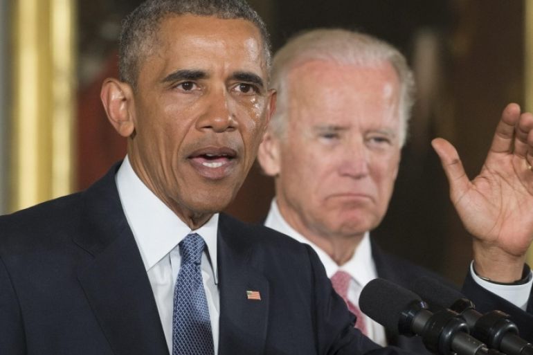US President Barack Obama (L) delivers remarks with tears in his eyes at an event held to announce executive actions to reduce gun violence, beside US Vice President Joe Biden (R), in the East Room of the White House in Washington, DC, USA, 05 January 2016. Obama outlined measures such as strengthening background checks for purchasing guns and requiring individuals that sell firearms to register as licensed gun dealers.