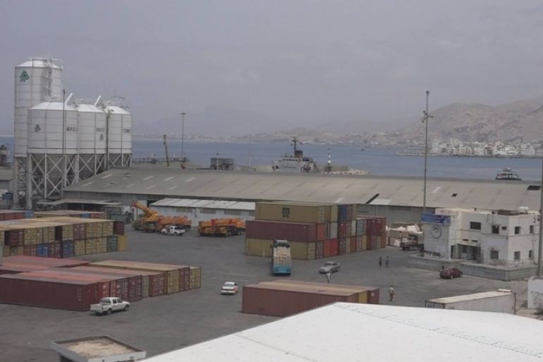 ميناء المكلا الواقع تحت سيطرة القاعدة - يونيو الماضي