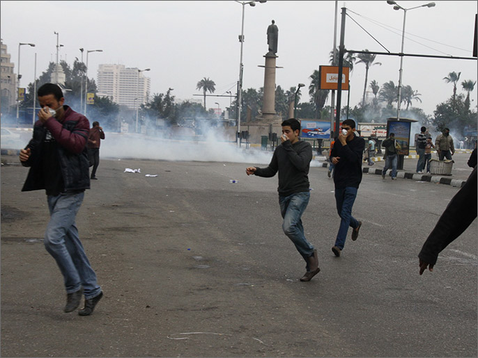ضحايا ثورة يناير في مرمى سهام الإعلام الذي يصفهم بالخائنين (الجزيرة نت)