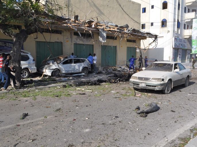 تفجير سيارة مفخخة لدى مرور سيارة للشرطة الصومالية في شارع مكة المكرمة بمقديشو 5