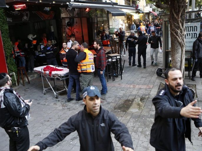 Israeli police clear the scene of a shooting attack in a bar in central Tel Aviv, Israel, 01 January 2016. An unidentified gunman opened fire, killing two people and injuring five more, police spokesman Micky Rosenfeld said. EPA/TOMER APPELBAUM ISRAEL OUT