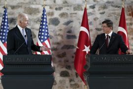 US Vice President Joe Biden (L) and Turkish Prime Minister Ahmet Davutoglu (R) attend a press conference at Prime Minister Office in Istanbul, Turkey 23 January 2016. Biden is in Turkey for a two day visit and is scheduled to meet both, Turkish president Recep Tayyip Erdogan and Prime Minister Ahmet Davutoglu.
