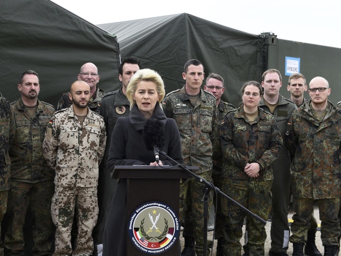 وزيرة الدفاع الألمانية ألمحت إلى إمكانية نشر قوات بليبيا (رويترز-أرشيف)