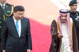 A handout picture made available by Saudi Press Agency (SPA) shows Saudi King Salman bin Abdulaziz (R) receiving Chinese President Xi Jinping (L) in Riyadh, Saudi Arabia, 19 January 2016. Chinese President arrived in Saudi Arabia at the beginning of a regional tour that will also take him to Iran and Egypt. EPA/SAUDI PRESS AGENCY / HANDOUT