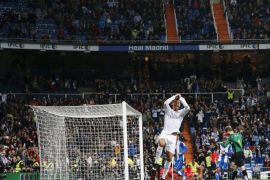 Football Soccer - Real Madrid v Espanyol - Spanish Liga BBVA - Santiago Bernabeu stadium, Madrid, Spain - 31/01/16. Real Madrid's Cristiano Ronaldo celebrates his goal. REUTERS/Juan Medina
