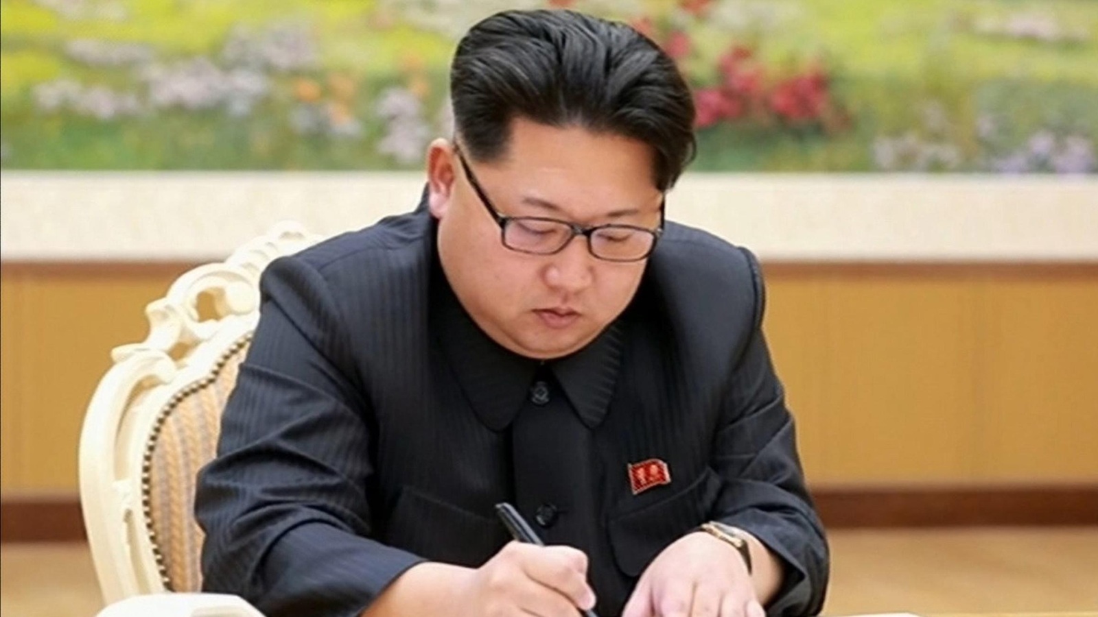 تلفزيون كوريا الشمالية قال إن الصاروخ أطلق بأمر من الرئيس كيم جونغ أون (الأوروبية)