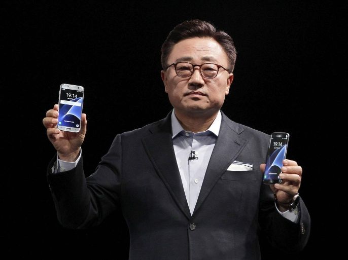 Samsung's mobile chief, D.J. Koh, attends the presentation of the new Samsung mobile generation at a preview day of the the Mobile World Congress in Barcelona, Spain, 21 February 2016. The Mobile World Congress 2016 will run from 22 to 25 February 2016.