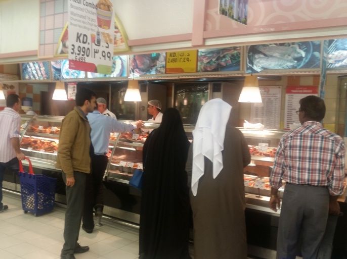 شراء اطعمه جاهزة، المراسل خالد الحطاب، صورة لتقرير "الأمراض المزمنة تقتل الكويتيين"