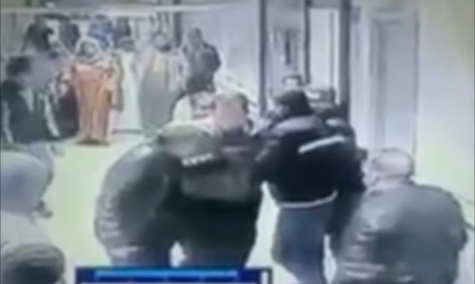 اعتداء أمناء شرطة على طبيب بمستشفى في القاهرة