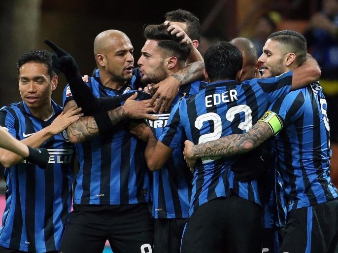 Inter's defender Danilo D'Ambrosio (C) celebrates with his teammates after scoring during the Italian Serie A soccer match between Fc Internazionale and Uc Sampdoria at Giuseppe Meazza stadium in Milan, Italy, 20 February 2016.