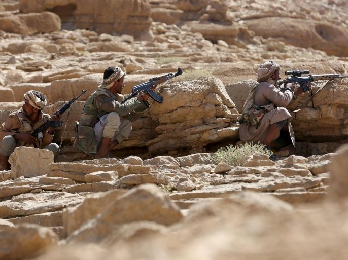 Pro-government tribal fighters take positions as they secure the Furdhat Nihem area after Yemen's army took it from Houthi militants near the capital Sanaa February 3, 2016. REUTERS/Ali Owidha
