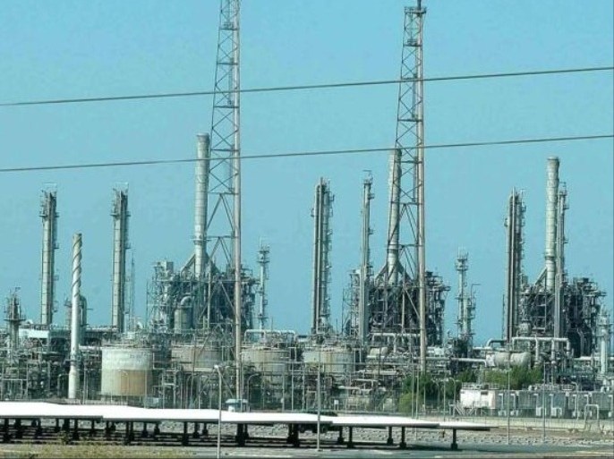 حقول الروضتين النفطية شمال الكويت تعرف تسربا للغاز الطبيعي