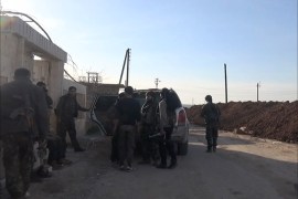 تظهر مقاتلي سوريا الديموقارطية في إحدى المناطق التي سيطرت عليها بريف حلب الشمالي.