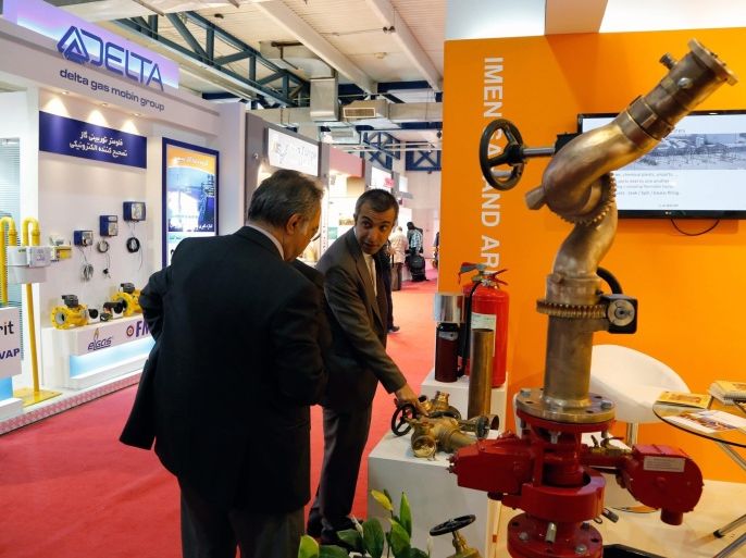 People visit the 20th Iran Oil, Gas and Petrochemical International Exhibition in Tehran, Iran, 06 May 2015. Some 600 major energy companies from 32 countries are taking part in the annual international event. Some 600 major energy companies from 32 countries are taking part in the annual international event.