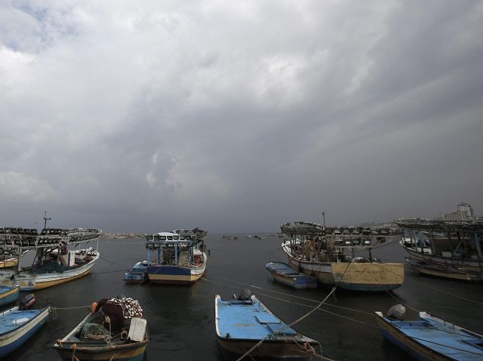 A picture made availabe on 10 November 2015 shows boats of Palestinian fishermen in Gaza port during cold weather in Gaza City, 09 November 2015. Sunshine was forecast in the region for the next few days.