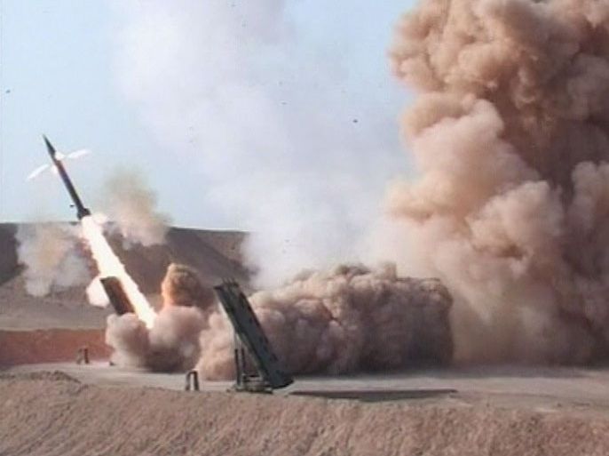 مناورات إيرانية تتضمن تجارب صاروخية