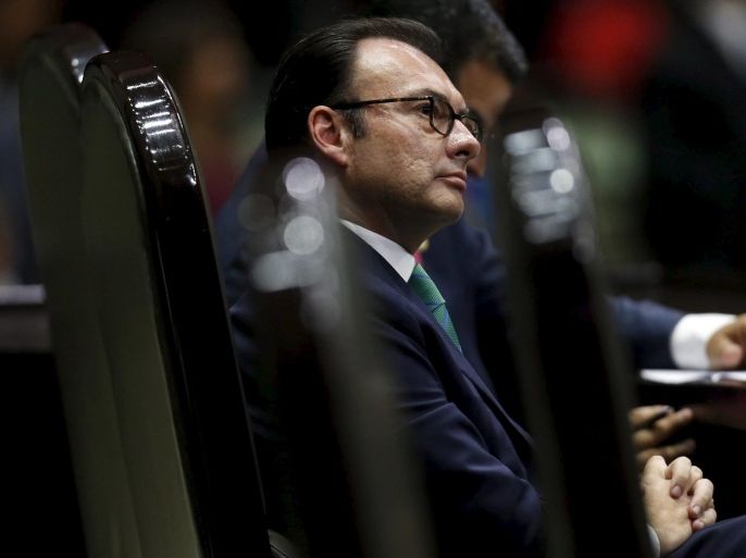 Mexican Finance Minister Luis Videgaray addresses the Congress during his report on public finances after the third State of the Union address by President Enrique Pena Nieto on September 2, in the National Congress in Mexico City, October 1, 2015. REUTERS/Edgard Garrido