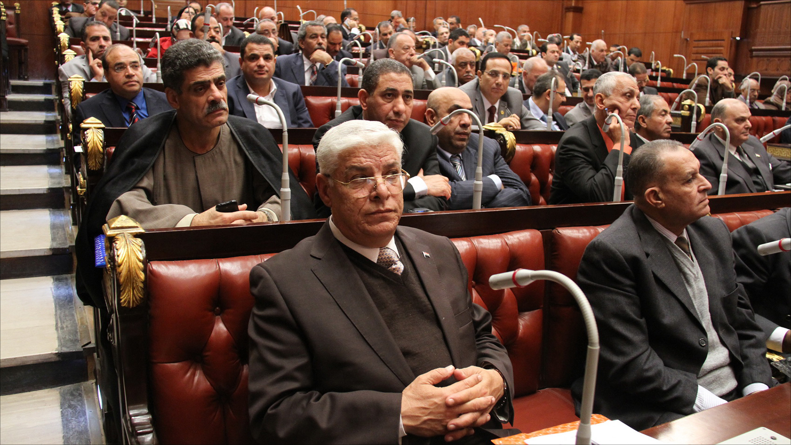 ‪نواب مصريون داخل البرلمان‬ (الجزيرة)