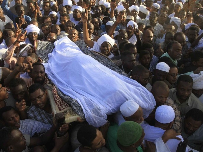 Mourners carry the body of prominent Sudanese Islamist and opposition leader Hassan al-Turabi, who died a day earlier, during his funeral, Khartoum, Sudan, 06 March 2016. Prominent Sudanese Islamist and opposition leader Hassan al-Turabi died on 05 March at the age of 84. He died in a hospital near his house in the capital of Sudan after suffering a heart attack.