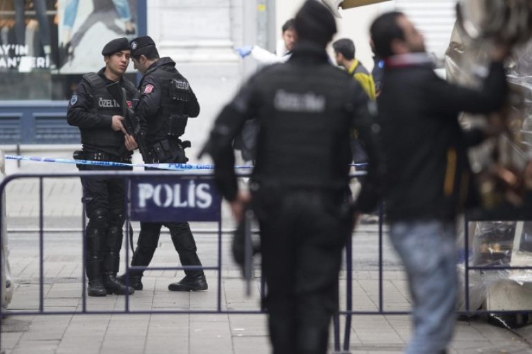 Turkish policemen stand in a cordon off street after a suicide bomb attack at Istiklal Street in Istanbul, Turkey, 19 March 2016. According to media reports, two people have died and seven injured in the suicide bomb in Istiklal Street, a main high street in the centre of Istanbul, just off Taksim Square.