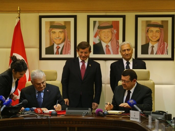 توقيع اتفاقات اقتصادية بين الأردن وتركيا خلال زيارة رئيس الوزراء التركي أحمد داود أوغلو