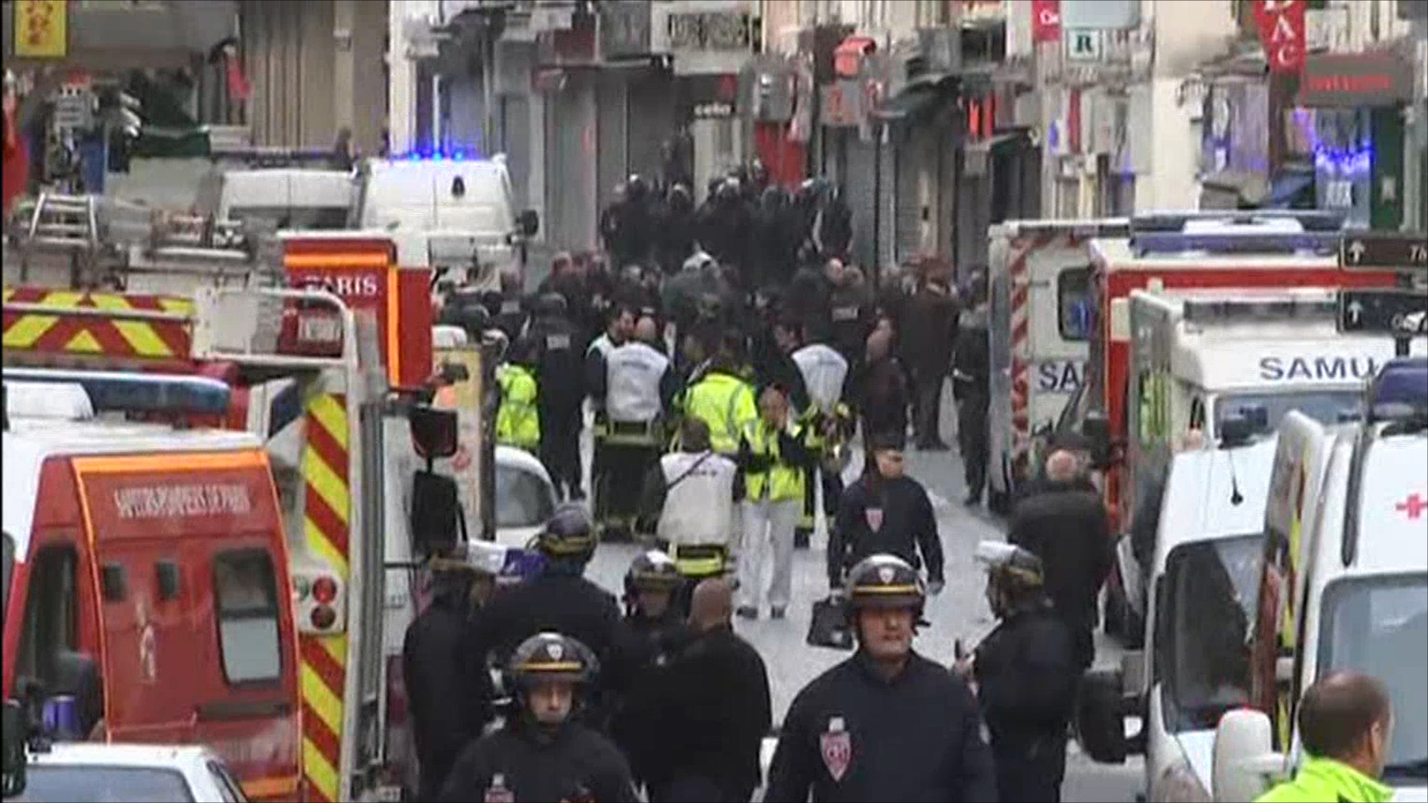 ‪فرنسا تطالب بمواجهة الإرهاب وأزمة اللاجئين‬ فرنسا تطالب بمواجهة الإرهاب وأزمة اللاجئين (الجزيرة)