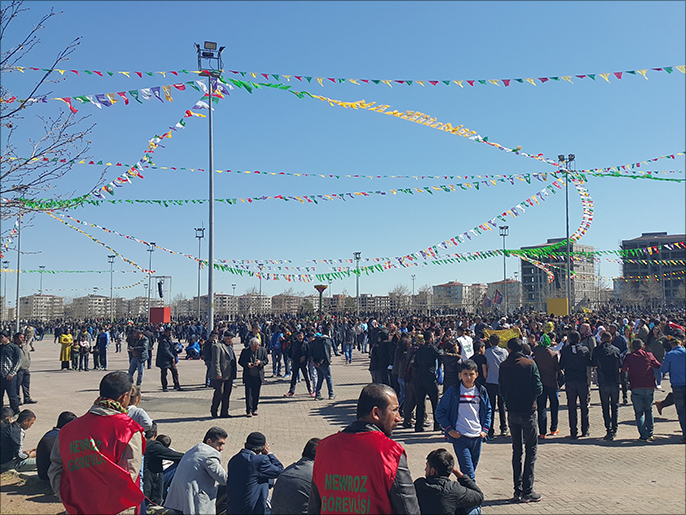 السلطات شددت إجراءاتها الأمنية بمناسبة احتفالات عيد النيروز (الجزيرة نت)