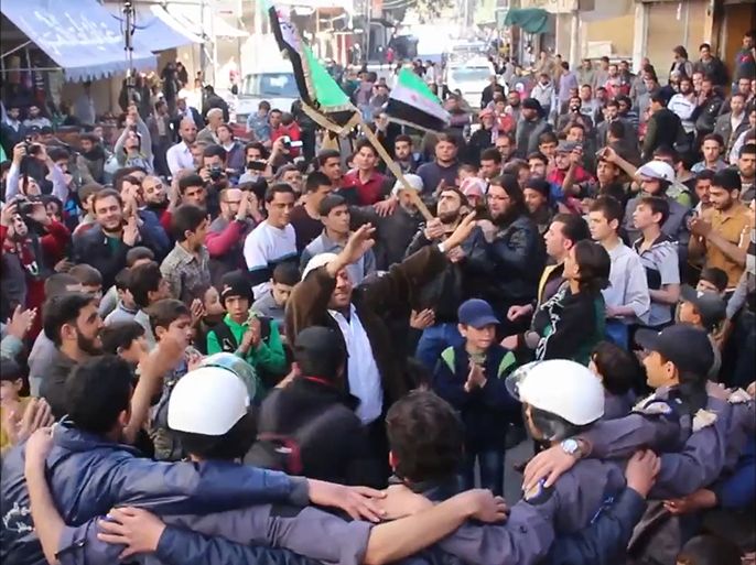 خروج أحرار مدينة سقبا السورية في مظاهرة حاشدة