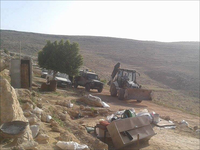 قوات الاحتلال تقتحم قرية طانا شرق نابلس وتهدم منازل للمرة الرابعة منذ بداية العام(الجزيرة)
