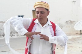 الفرق الفلكلورية في جزيرة قرقنة التونسية