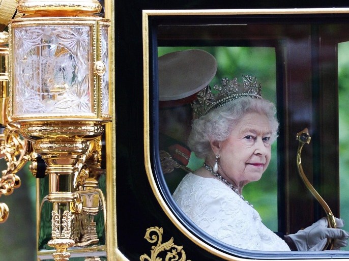 (FILE) A file picture dated 04 June 2014 shows Britain's Queen Elizabeth II returning to Buckingham Palace by royal carriage along The Mall following her State Opening of Parliament Speech in London, Britain. The British monarch will celebrate her 90th birthday on 21 April 2016.