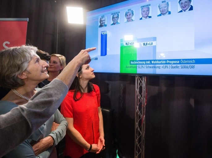 Independent presidential candidate Irmgard Griss (L) watches the first exit polls placing her third, during the Austrian presidential elections in Vienna, Austria, 24 April 2016. Exit polls suggested a lead for right-wing candidate Norbert Hofer. Voters could choose between six candidates. Around 6.4 million Austrians aged over 16 were eligible to vote to elect the ninth head of state of the Austrian Second Republic, founded in 1945.