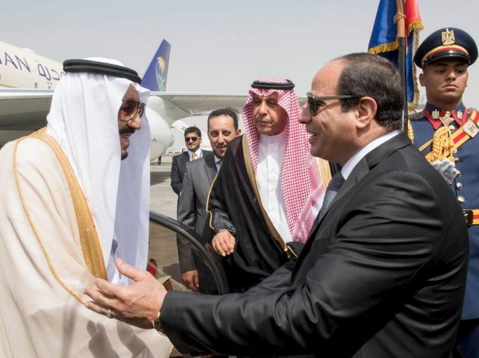 Egypt's President Abdel Fattah al-Sisi welcomes Saudi Arabia's King Salman in Cairo, Egypt, in this handout photo received April 7, 2016. REUTERS/Saudi Press Agency/Handout via Reuters ATTENTION EDITORS - THIS PICTURE WAS PROVIDED BY A THIRD PARTY. REUTERS IS UNABLE TO INDEPENDENTLY VERIFY THE AUTHENTICITY, CONTENT, LOCATION OR DATE OF THIS IMAGE. FOR EDITORIAL USE ONLY. NOT FOR SALE FOR MARKETING OR ADVERTISING CAMPAIGNS. THIS PICTURE IS DISTRIBUTED EXACTLY AS RECEIVED BY REUTERS, AS A SERVICE TO CLIENTS. NO RESALES. NO ARCHIVE.
