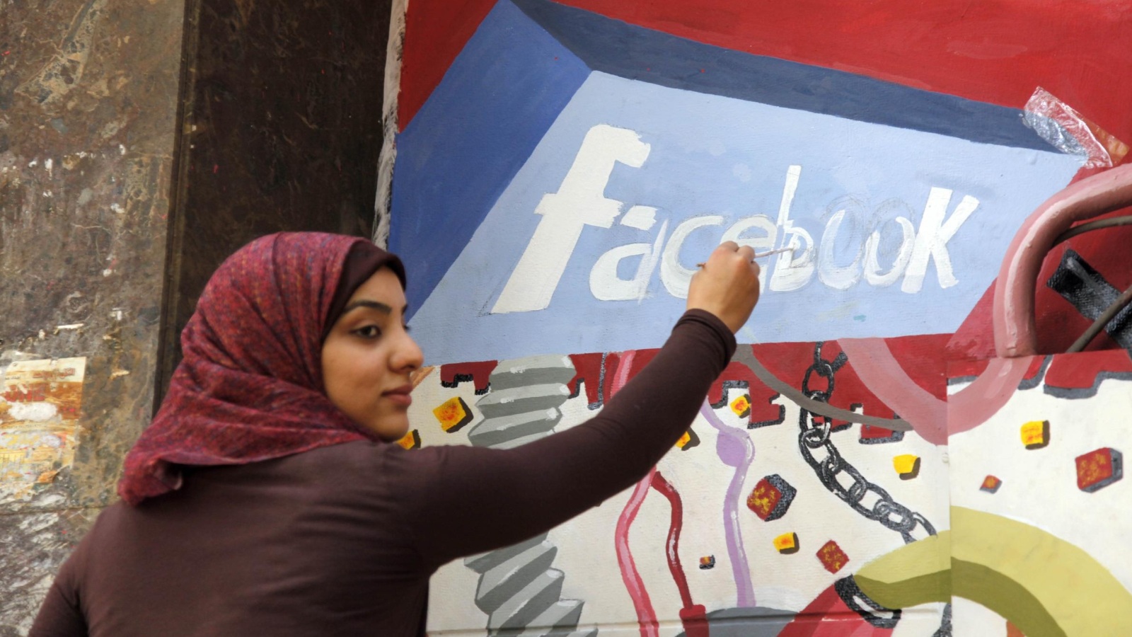 لعب فيسبوك دورا كبيرا في الاحتجاجات التي أطاحت بالرئيس المصري السابق حسني مبارك (أسوشيتد برس)