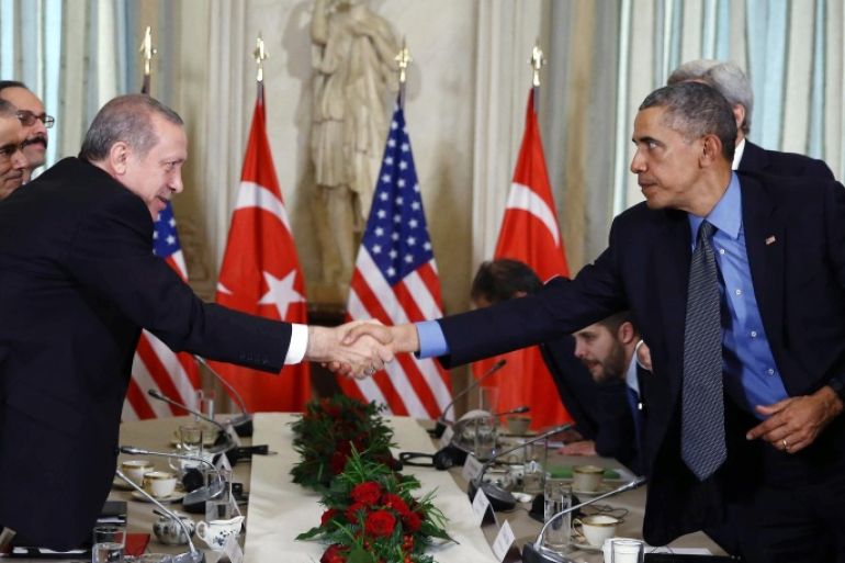 U.S. President Barack Obama, right, shakes hands with Turkish President Recep Tayyip Erdogan after a bilateral meeting, in Paris, France, Tuesday, Dec. 1, 2015. The leaders discussed the continuing crisis in Syria, and the fight against the Islamic State group. (AP Photo/Yasin Bulbul, Presidential Press Service, Pool)