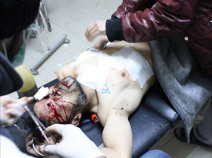 خلال إسعاف الجرحى بعد قصف النظام لريف دمشق الشرقي في فبراير 2016