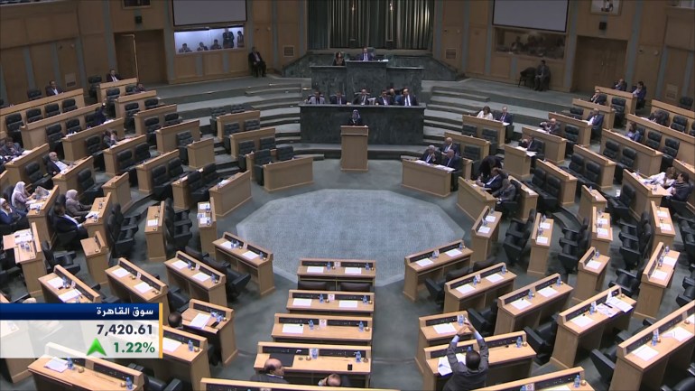 جدل بالبرلمان الأردني بشأن قضايا الفساد الحكومي