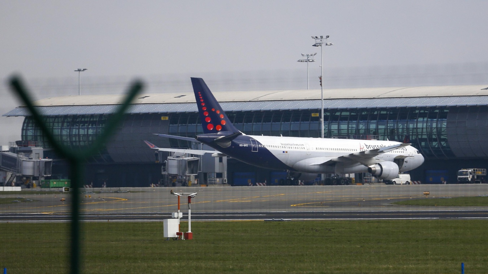‪مطار بروكسل الدولي لم تقلع منه أي رحلة خلال 12 يوما‬ (رويترز)