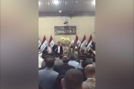 احتجاجات وفوضى داخل مبنى البرلمان العراقي