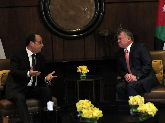 Jordan King Abdullah II (R) meets with French President Francois Hollande (L) at Al- Husseinia palace in Amman, Jordan, 19 April 2016. Hollande arrived in Amman from Egypt as part of his regional tour. He is expected to attend the Jordanian-French Economic Forum, which will be held with the participation of businessmen and investors from both countries.