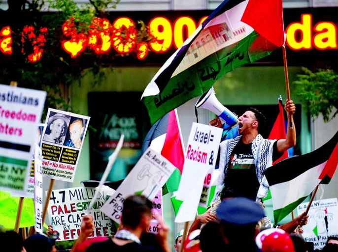 مزاعم إسرائيلية عن تلقي نشطاء بي دي إس تمويلا من حماس والقاعدة