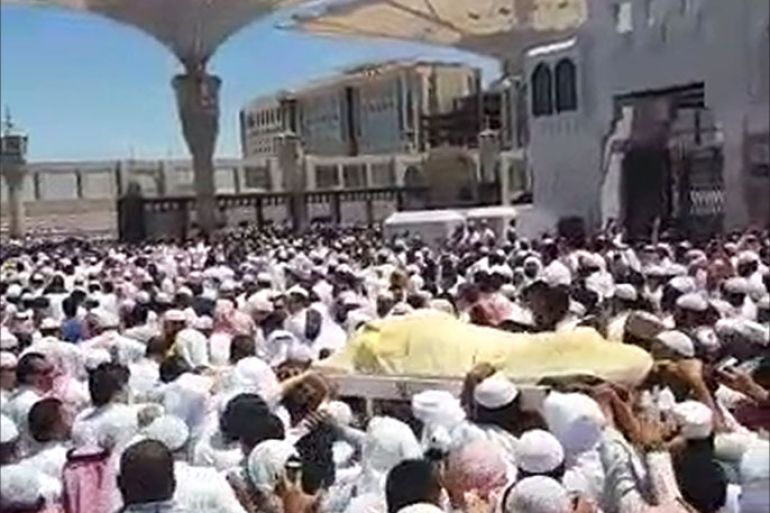 تشييع إمام المسجد النبوي الشيخ محمد أيوب