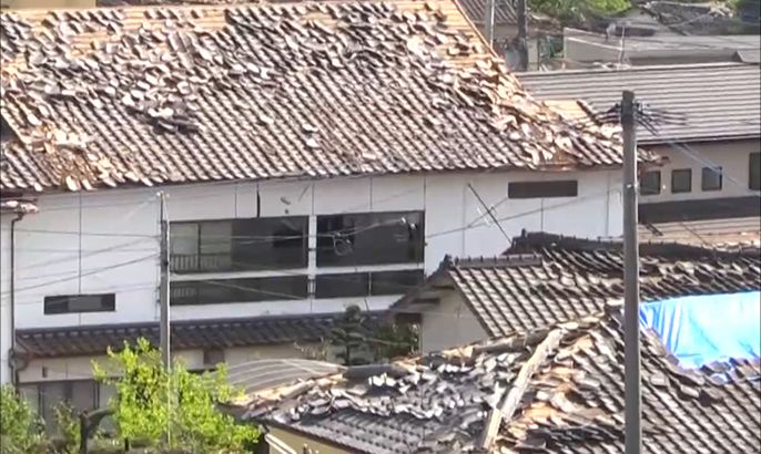 زلزالان مدمران يضربان جنوب اليابان