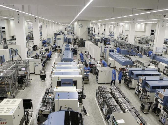 The interior of the Siemens Electronics Manufacturing plant in Amberg, Germany is seen in this February 23, 2015 file photo. Siemens is expected to report Q1 results this week. REUTERS/Michaela Rehle/FilesGLOBAL BUSINESS WEEK AHEAD PACKAGE - SEARCH "BUSINESS WEEK AHEAD JANUARY 25" FOR ALL IMAGES