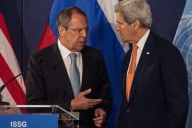 Russian Foreign Minister Sergei Lavrov (L) and US Secretary of State John Kerry talk as they attend a press conference during meeting of the International Syria Support Group (ISSG) at the Palais Niederssterreich building in Vienna, Austria, 17 May 2016. Chief diplomats from about 20 countries are holding crisis talks on Syria in ths Austrian capital to discuss a ceasefire process and political settlement.