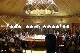 جلسة عامة بين طرفي المشاورات اليمنية في الكويت