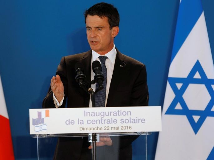 French Prime Minister Manuel Valls delivers a speech during the inauguration of France's EDF Energies Nouvelles Zmorot solar plant facility near the southern Israeli city of Ashkelon May 22, 2016. REUTERS/Baz Ratner