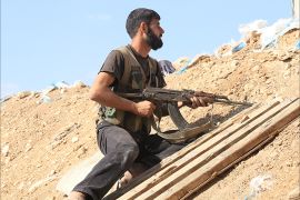 صورة لمقاتل من المعارضة على احد خطوط الاشتباك في داريا